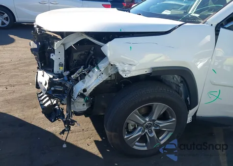 2022 Toyota Rav4 Xle z USA, uszkodzony, nr VIN 2T3W1RFV4NC196608